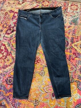 Women’s Dark Wash Skinny Jeans - Stretch Denim